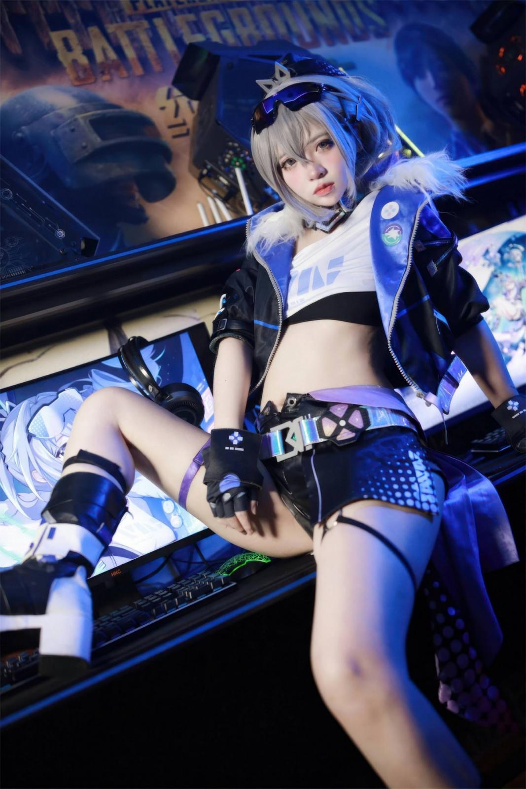 【網路收集系列】福利姬 瘋貓ss《 少女衣櫥 銀狼 》VIP福利帖全【40P】