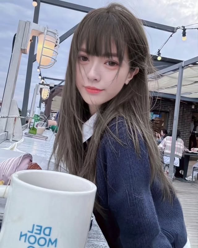 空靈系美女「粉粿的粉」眾人驚呆 (10P)