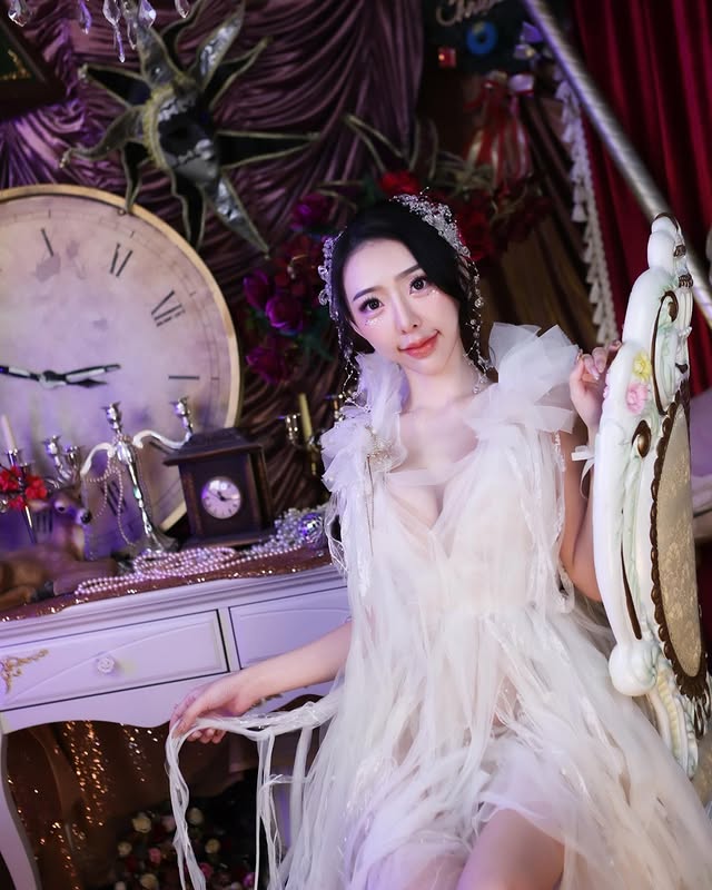 「彭小芸」秀出白嫩長輩 全網暴動 (10P)