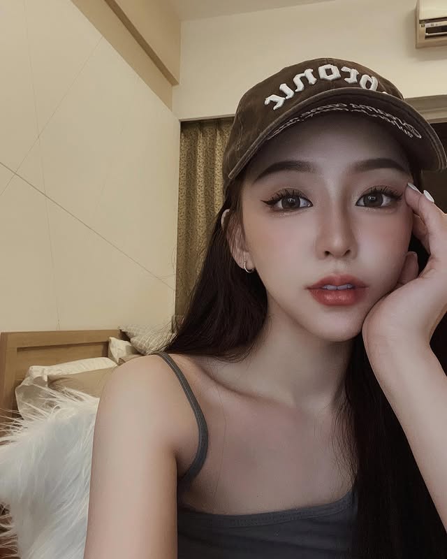 「yamichang.726」大奶給人滿滿活力 (10P)