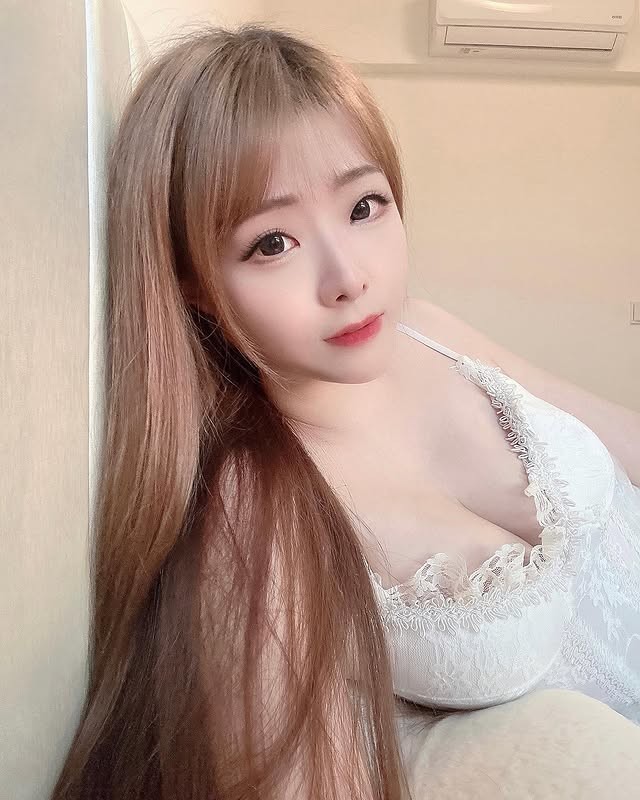 「張筱柔」超越現實的美 (10P)