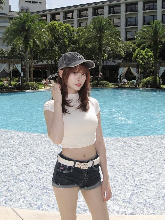 唯美可愛的臉蛋搭配白嫩身材「瑄瑄」 (10P)