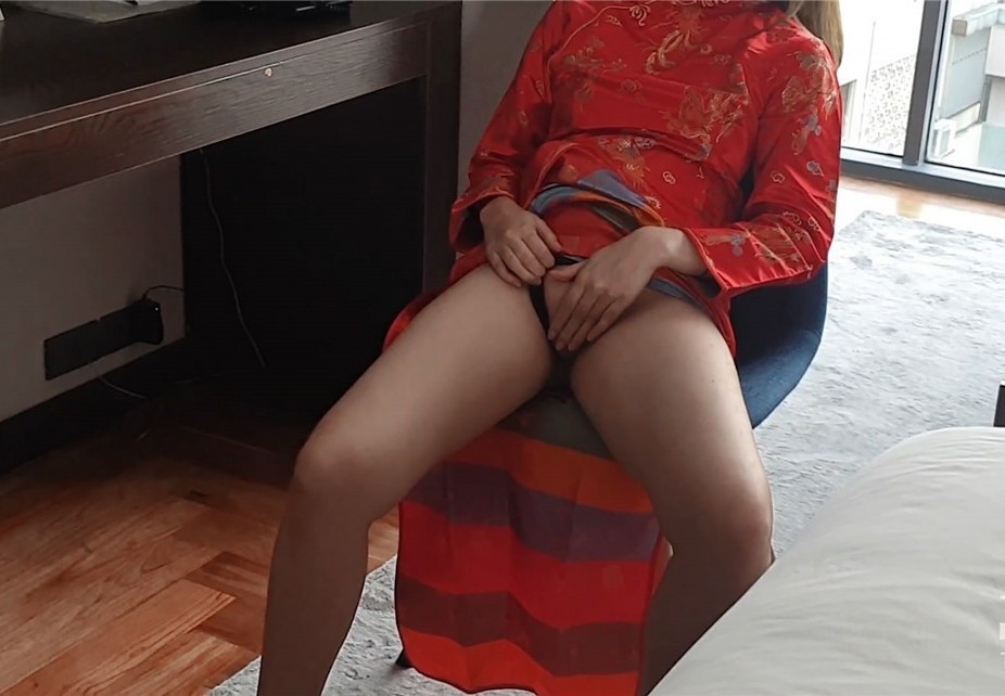 [自拍] 紅旗袍無套流精 (16P)