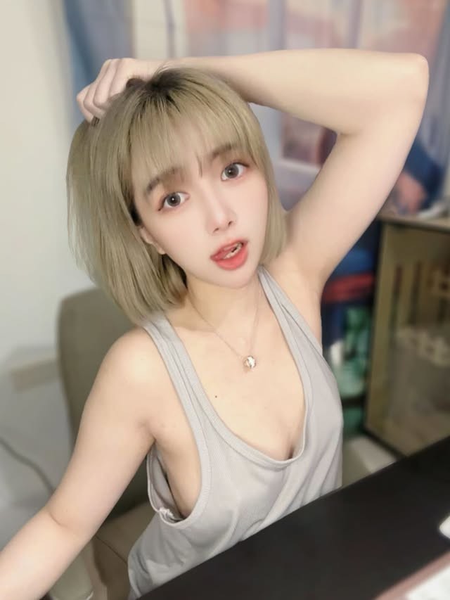 短髮美女「安寶兒」姣好身材若隱若現 讓人想入非非 (10P)