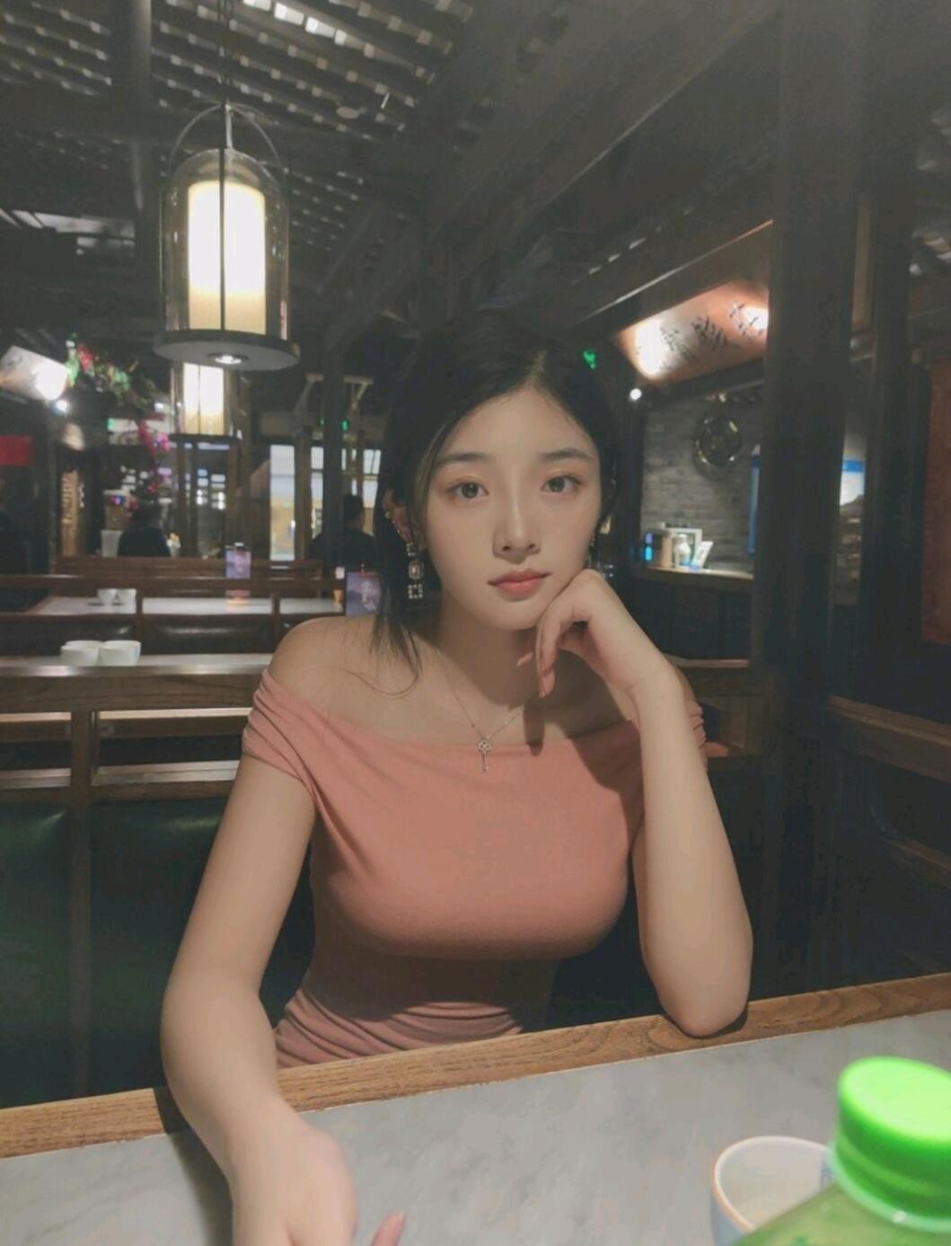 豐乳翹臀美少女