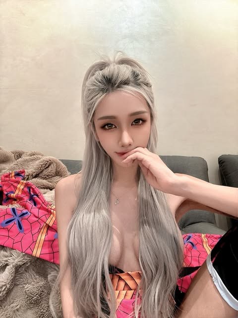 美腿女神「畇安」費洛蒙狂炸空氣飄肉慾味，超美雙峰太逼人，Ｓ曲線纖細又有料 (10P)