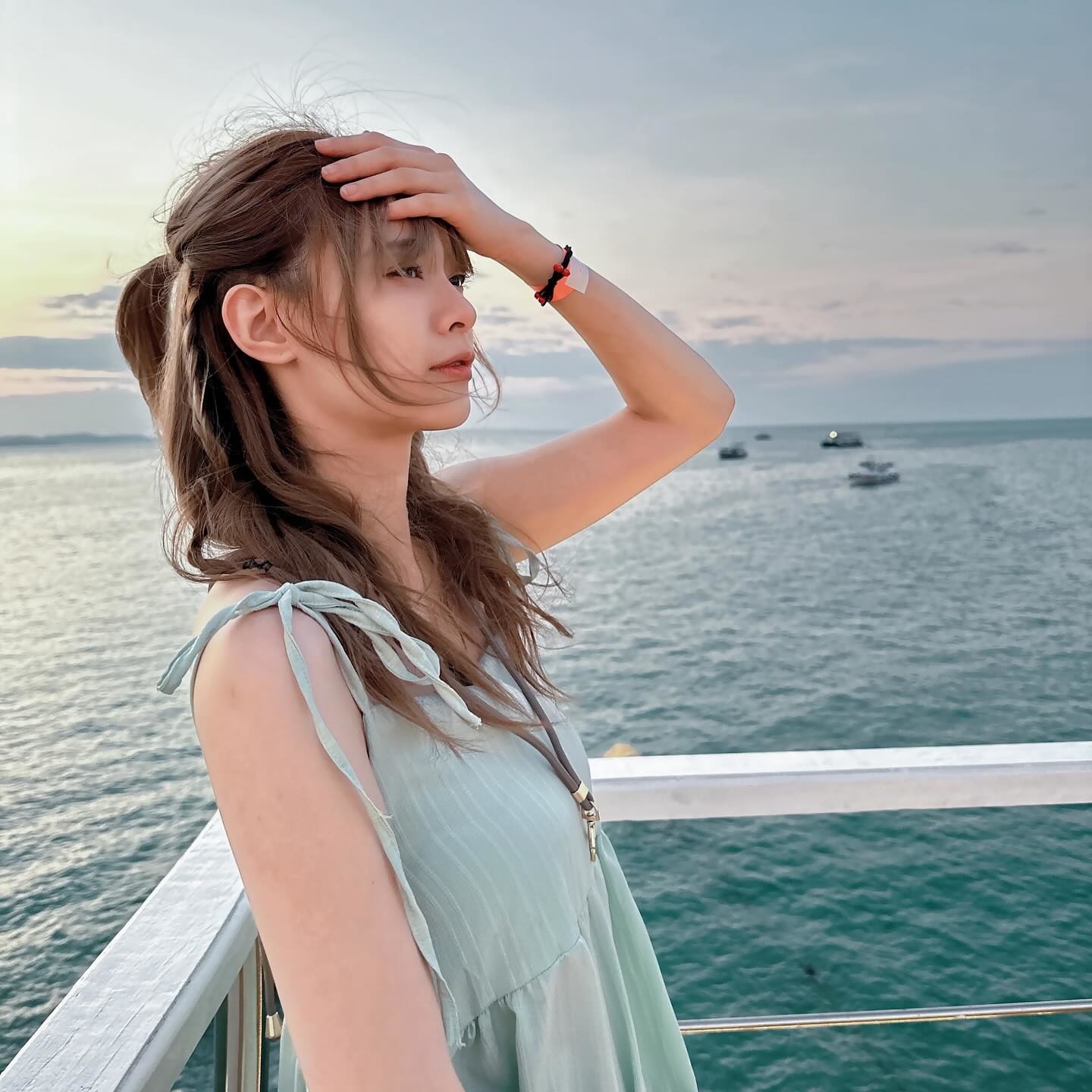 天生麗質「Vivi林芝衣」 極品白嫩長輩讓人受不了 (10P)