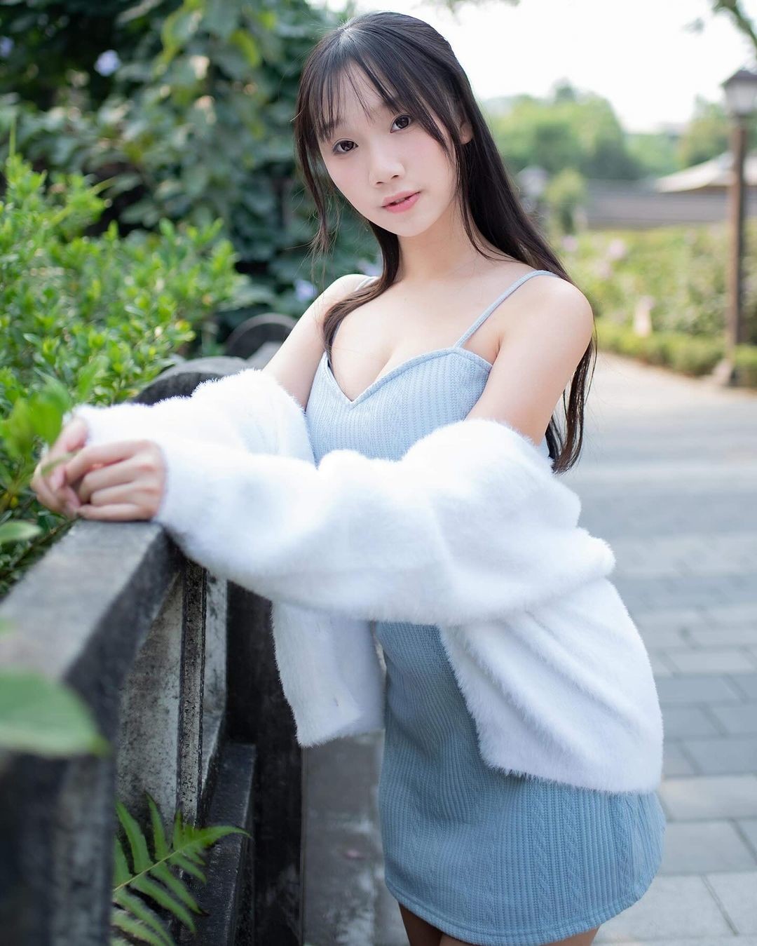 甜美系奶妹「采采兒」渾圓飽滿身材搭配性感腰線 (10P)